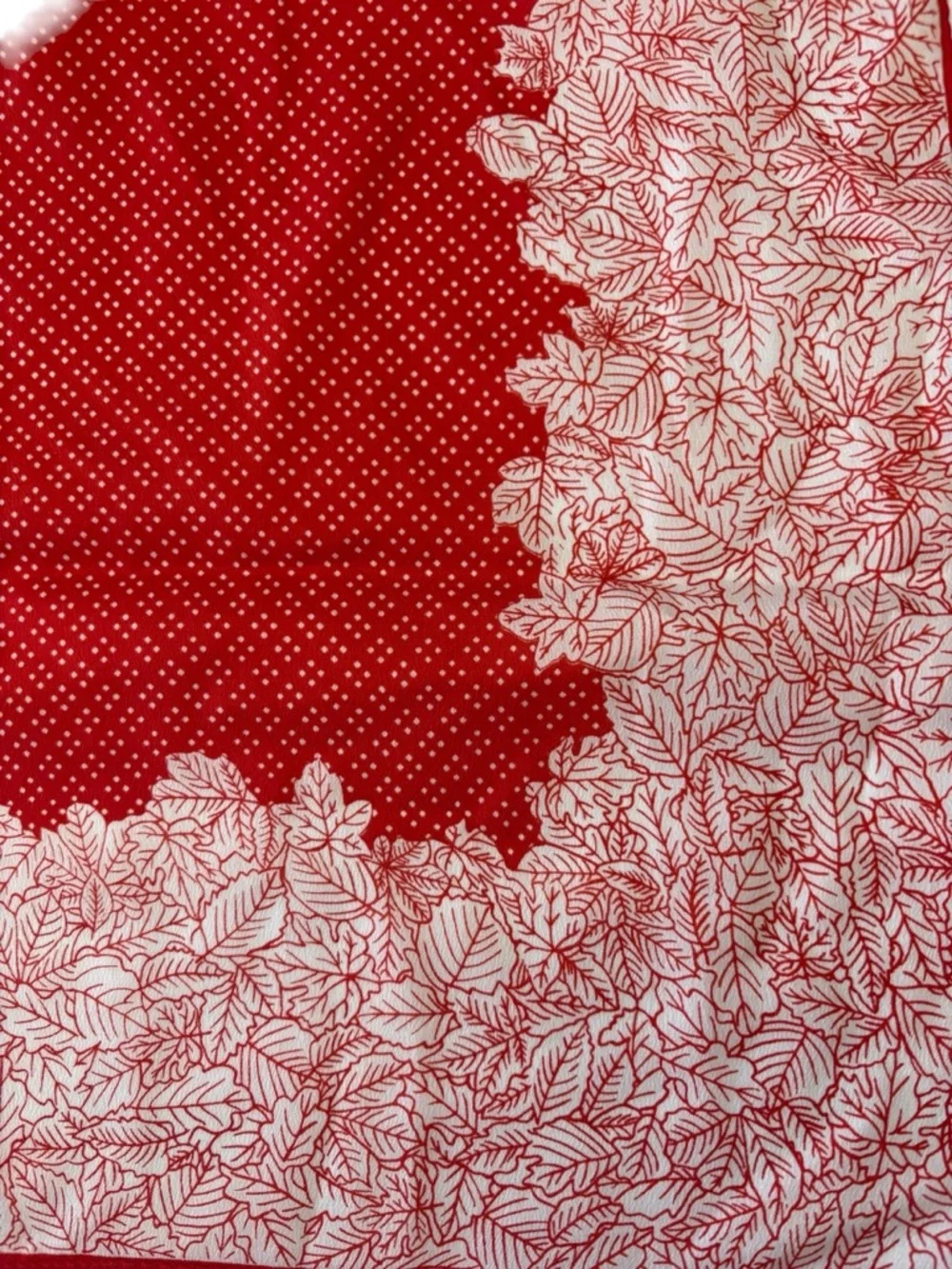 Red Square‎ Polyester Scarf 26